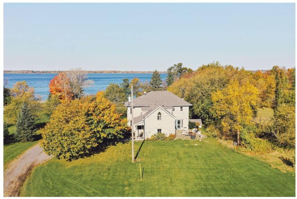 Loyalist Lakehouse With Private Beach Villa Bongards Kültér fotó